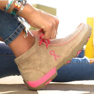Twisted X women’s driving moccasins breast cancer awareness 6.5